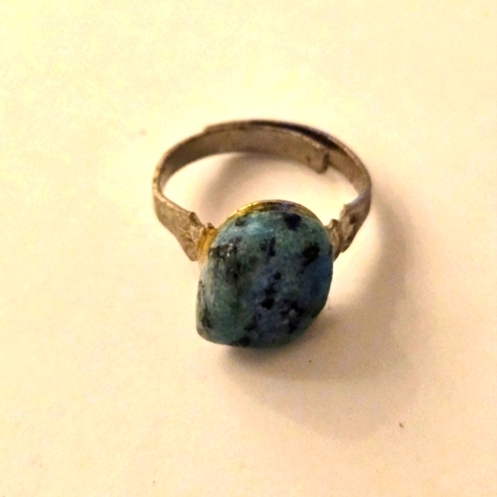 Vintage Ring - Picture 2 of 6